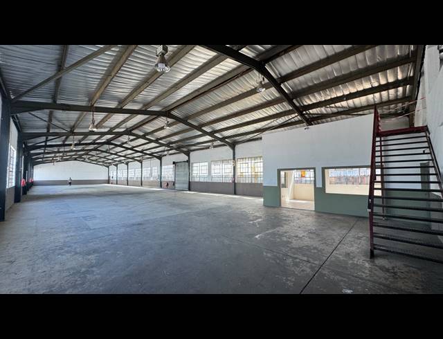 3,720M² WAREHOUSE TO LET IN WYNBERG